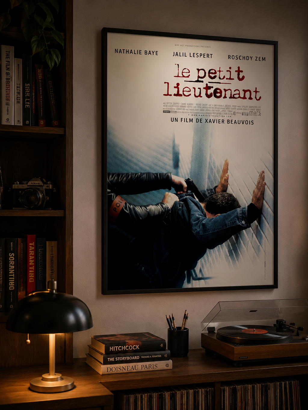 LE PETIT LIEUTENANT – FILM DE XAVIER BEAUVOIS (2005) – JALIL LESPERT – NATHALIE BAYE – ROSCHDY ZEM – REPRODUCTION – POSTER HUB STUDIO – HQ