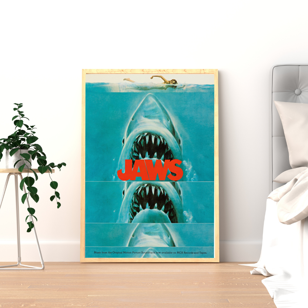 JAWS – FILM STEVEN SPIELBERG (1975) – ROY SCHEIDER – ROBERT SHAW – AFFICHE CINÉMA THRILLER HORREUR – REPRODUCTION – POSTER HUB STUDIO – HQ
