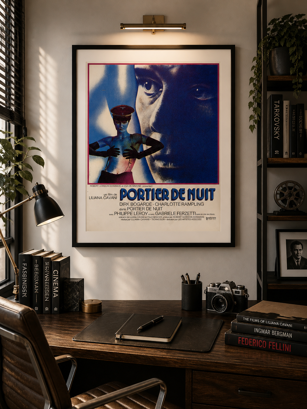 PORTIER DE NUIT – FILM DE LILIANA CAVANI (1974) – DIRK BOGARDE – AFFICHE CINÉMA DRAME – REPRODUCTION – POSTER HUB STUDIO – HQ
