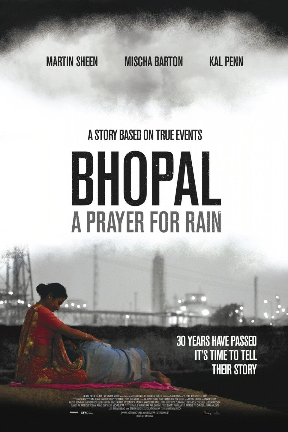 Affiche du film Bhopal A Prayer for Rain (2014) avec Martin Sheen. Drame historique basé sur des faits réels. Reproduction HQ – Poster Hub Studio.