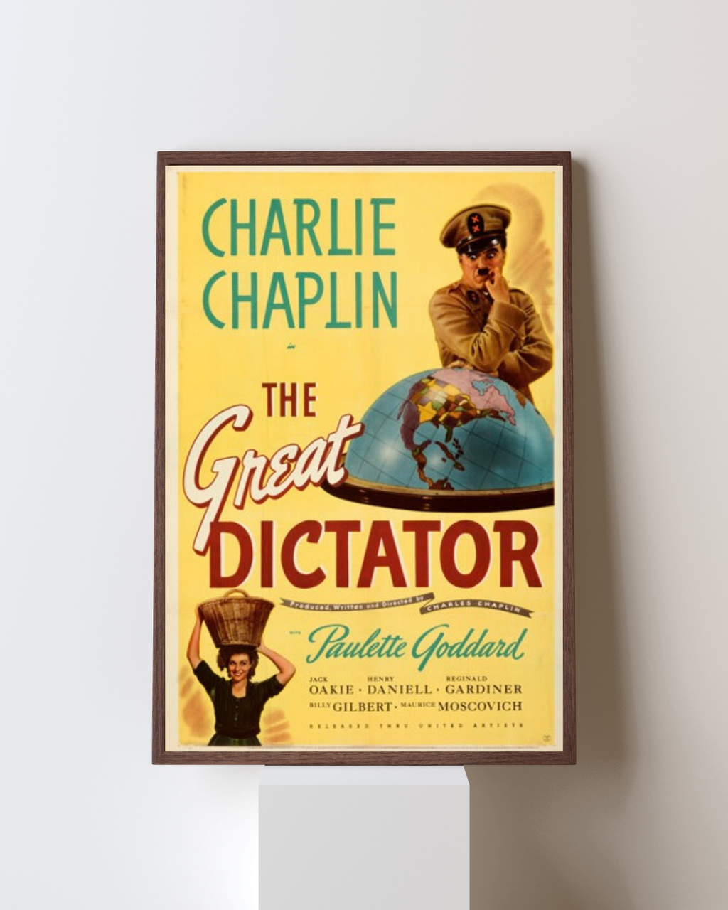 THE GREAT DICTATOR – FILM DE CHARLIE CHAPLIN (1940) – CHARLIE CHAPLIN – AFFICHE CINÉMA COMÉDIE SATIRIQUE – REPRODUCTION – POSTER HUB STUDIO – HQ
