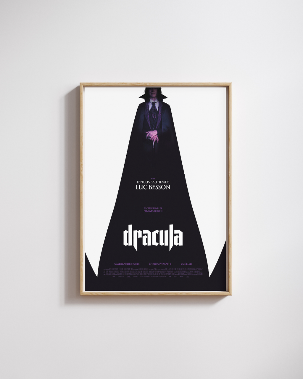DRACULA – FILM DE LUC BESSON (2025) – CALEB LANDRY JONES – CHRISTOPH WALTZ – AFFICHE CINÉMA FANTASTIQUE HORREUR – REPRODUCTION – POSTER HUB STUDIO – HQ