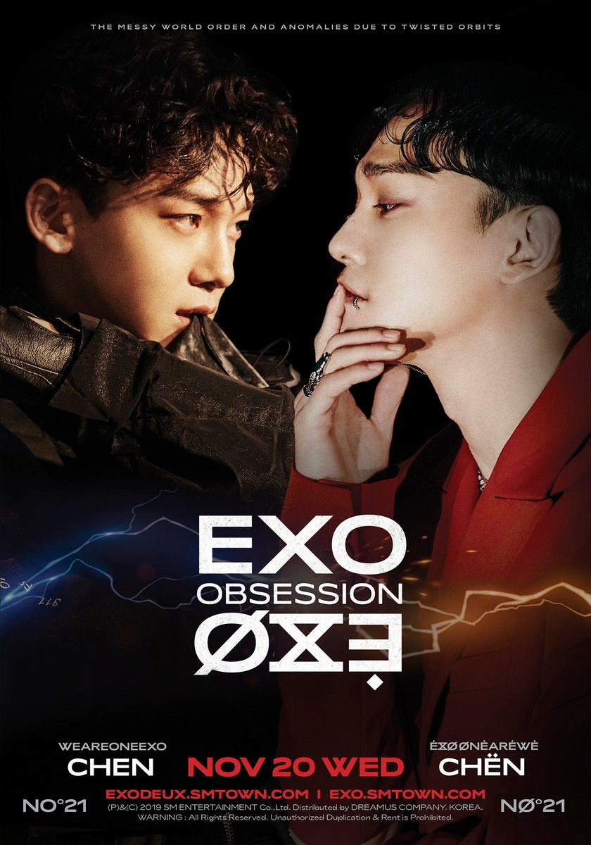 Affiche EXO Obsession montrant deux membres en interaction rapprochée avec effets d’éclairs lumineux, atmosphère sombre et tension dramatique.
