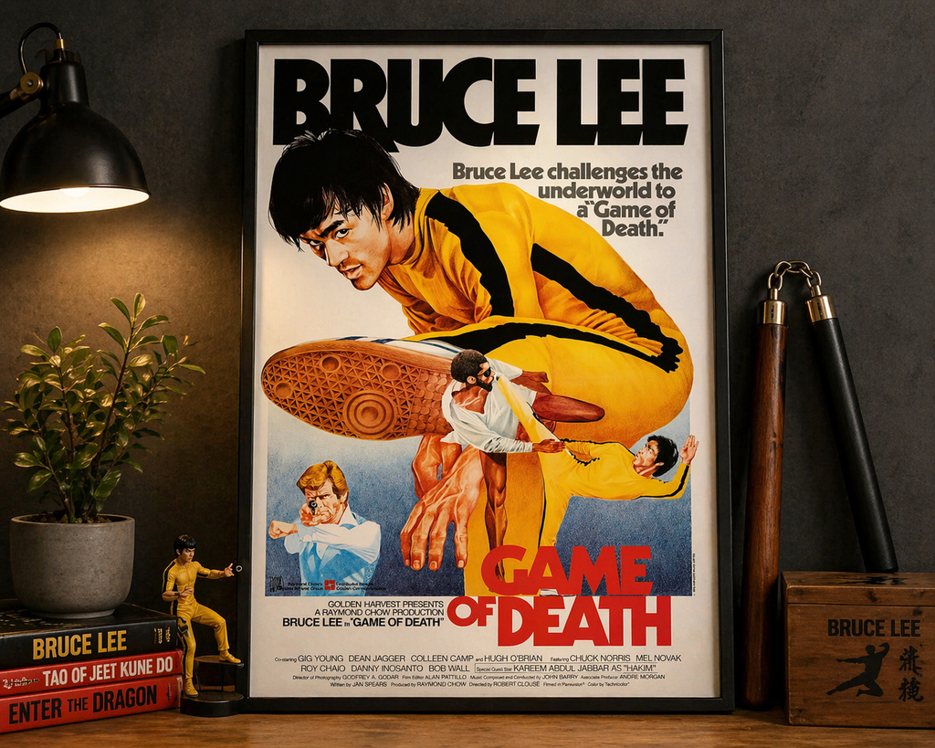 Affiche culte Game of Death avec Bruce Lee. Film d’arts martiaux iconique de 1978. Reproduction HQ – Poster Hub Studio.