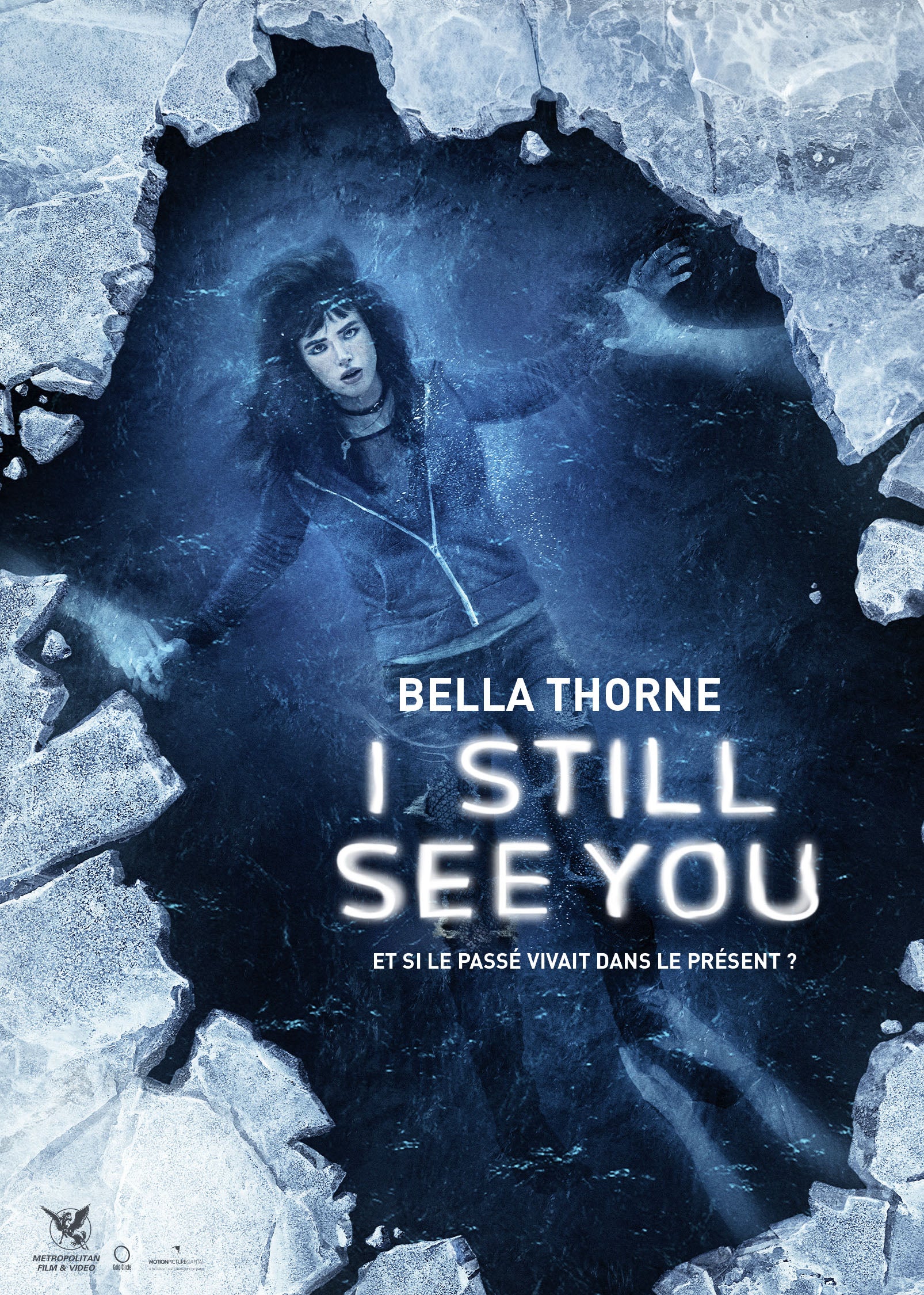 I STILL SEE YOU (2018) | BELLA THORNE | POSTER CINÉMA VINTAGE | POSTER HUB STUDIO RÉTRO | HQ