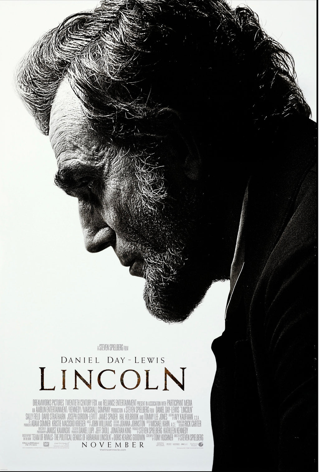 Affiche Lincoln (2012) avec Daniel Day-Lewis. Film historique puissant réalisé par Spielberg. Reproduction haute qualité – Poster Hub.