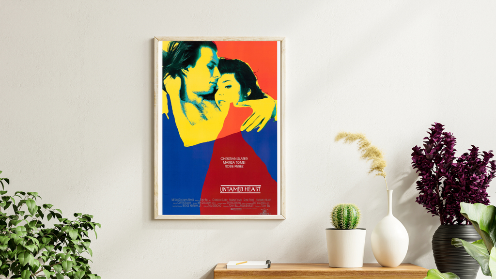 Affiche du film Untamed Heart 1993 avec Christian Slater et Marisa Tomei dans un style graphique coloré reproduction poster cinéma romantique années 90